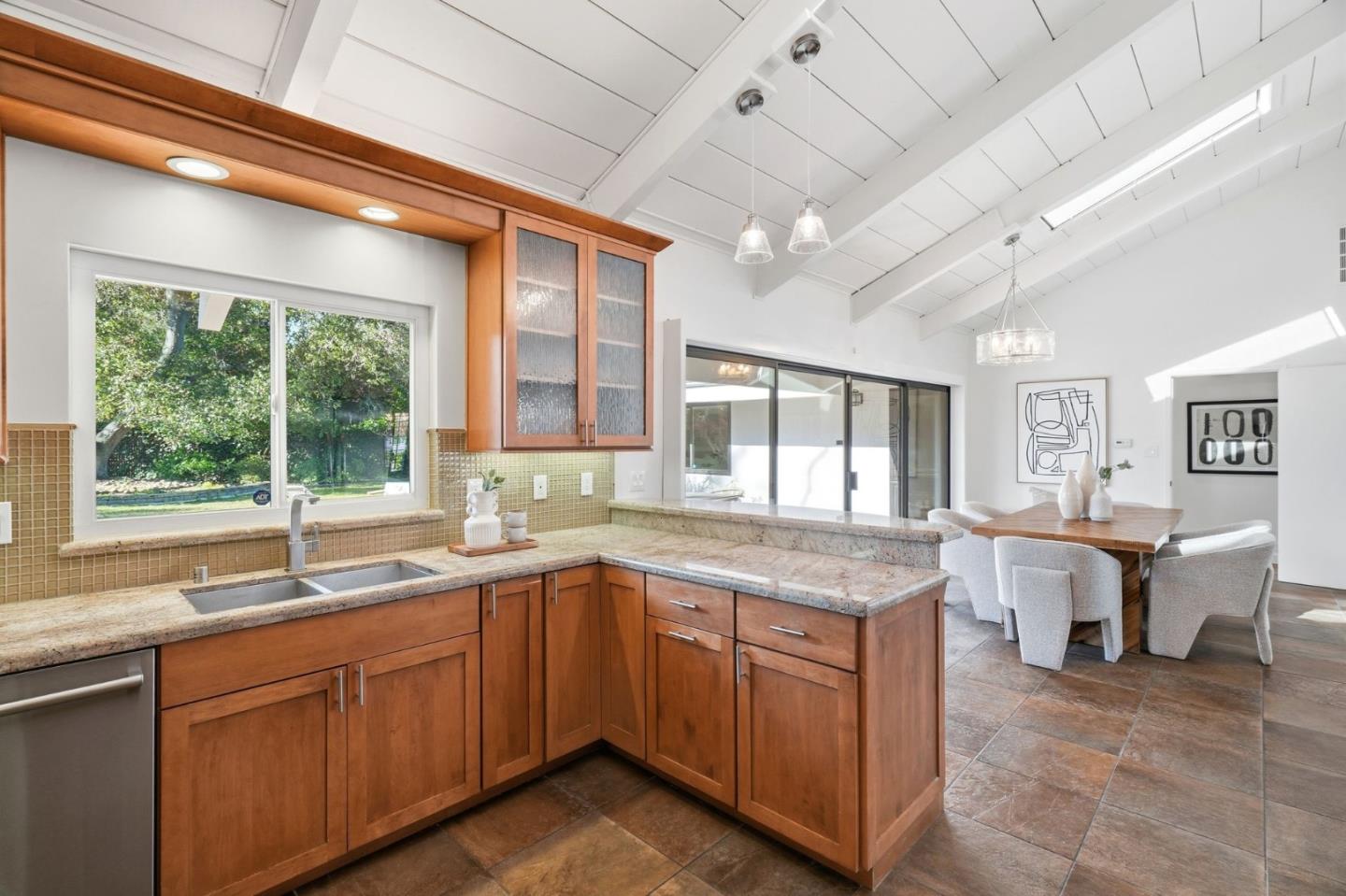 Detail Gallery Image 10 of 45 For 652 Rosewood Ct, Los Altos,  CA 94024 - 4 Beds | 3 Baths