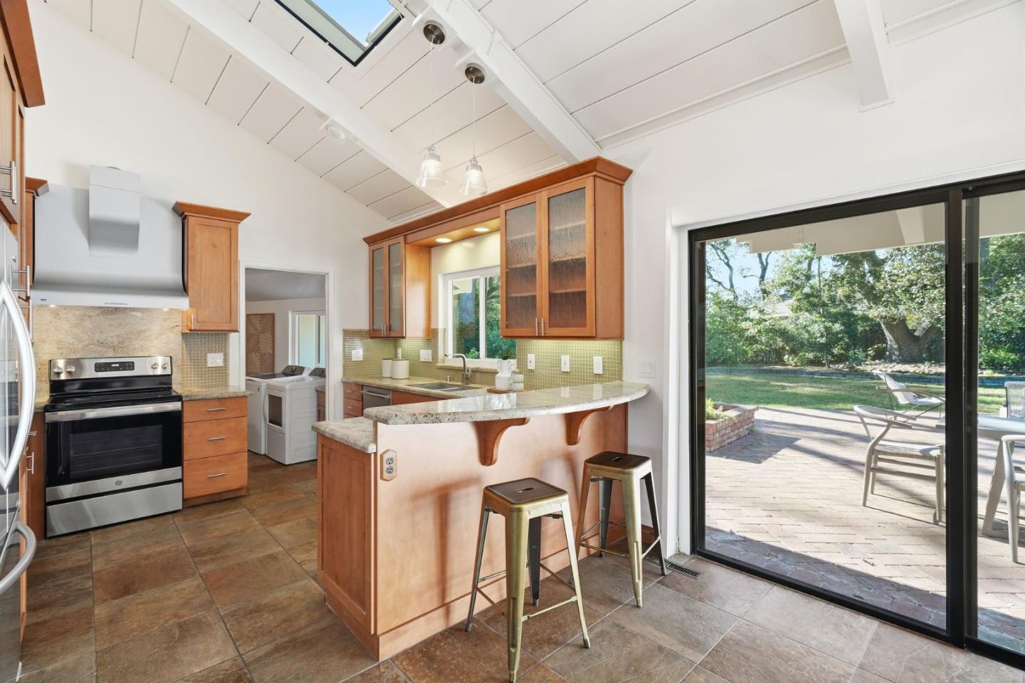 Detail Gallery Image 12 of 45 For 652 Rosewood Ct, Los Altos,  CA 94024 - 4 Beds | 3 Baths