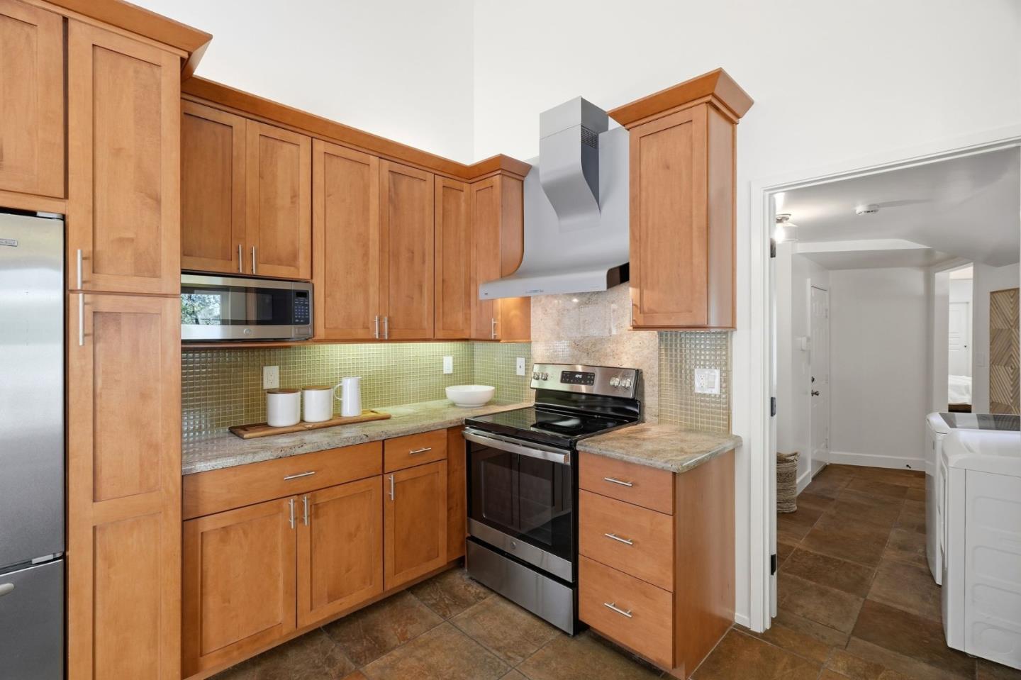 Detail Gallery Image 14 of 45 For 652 Rosewood Ct, Los Altos,  CA 94024 - 4 Beds | 3 Baths