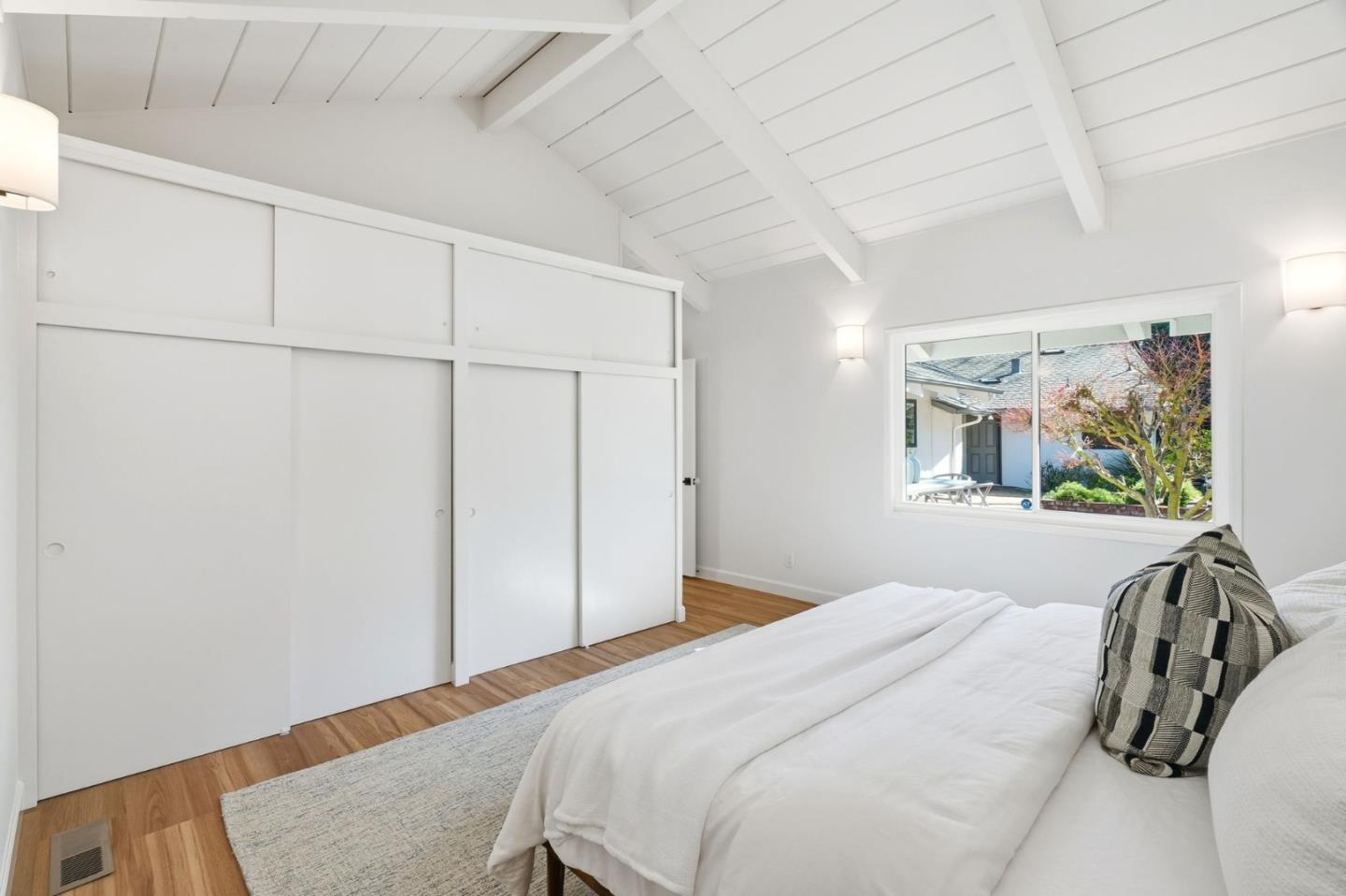 Detail Gallery Image 18 of 45 For 652 Rosewood Ct, Los Altos,  CA 94024 - 4 Beds | 3 Baths