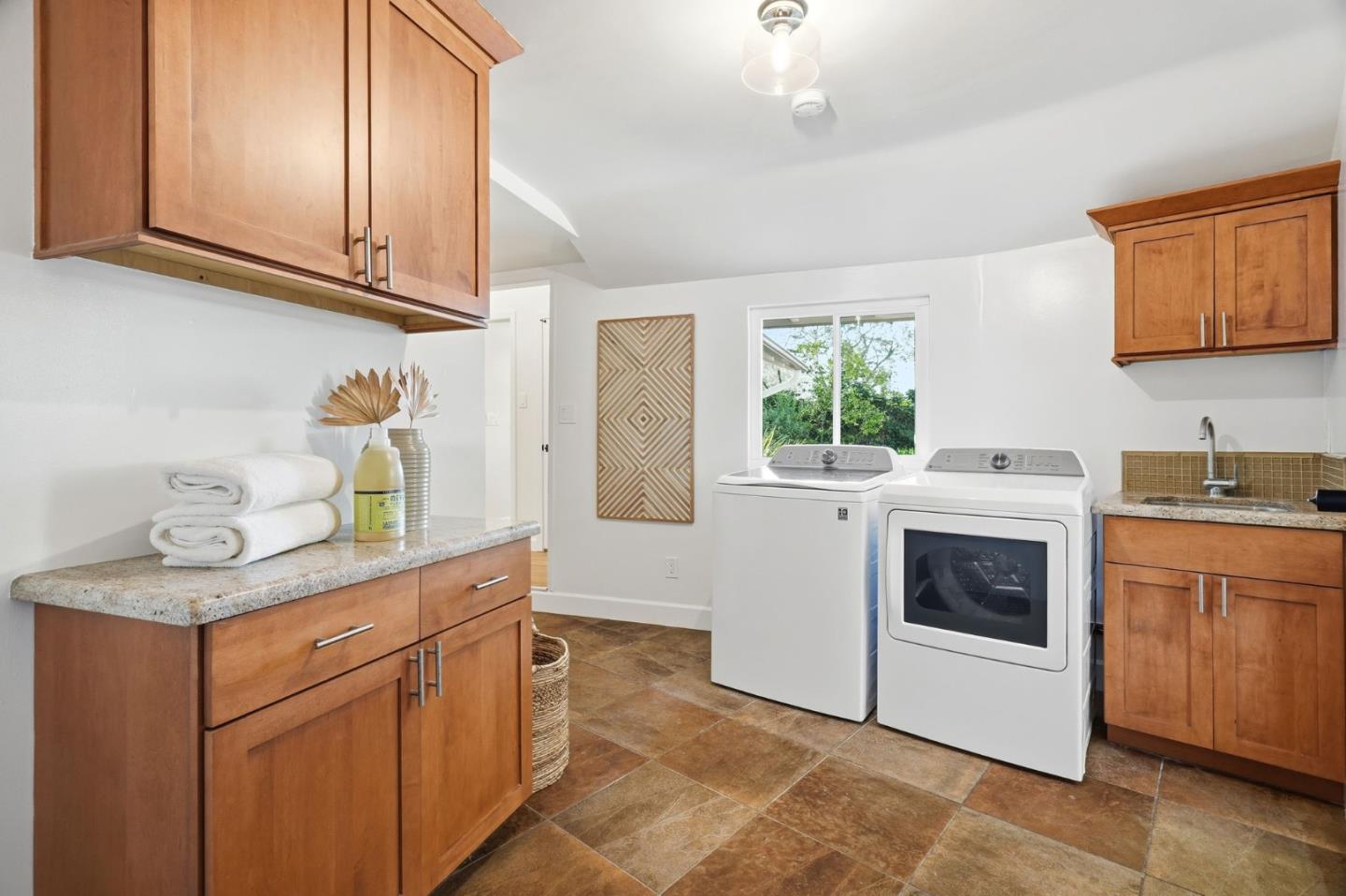 Detail Gallery Image 31 of 45 For 652 Rosewood Ct, Los Altos,  CA 94024 - 4 Beds | 3 Baths