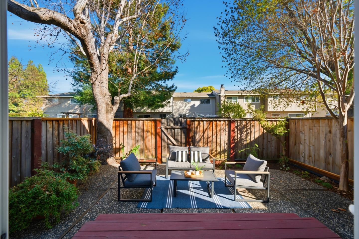 Detail Gallery Image 16 of 42 For 455 Lotus Ln, Mountain View,  CA 94043 - 3 Beds | 2/1 Baths