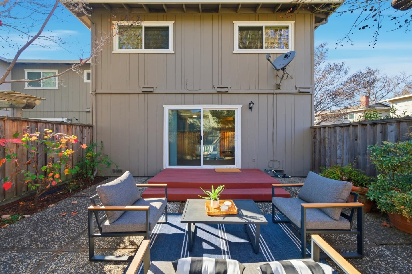 Detail Gallery Image 18 of 42 For 455 Lotus Ln, Mountain View,  CA 94043 - 3 Beds | 2/1 Baths