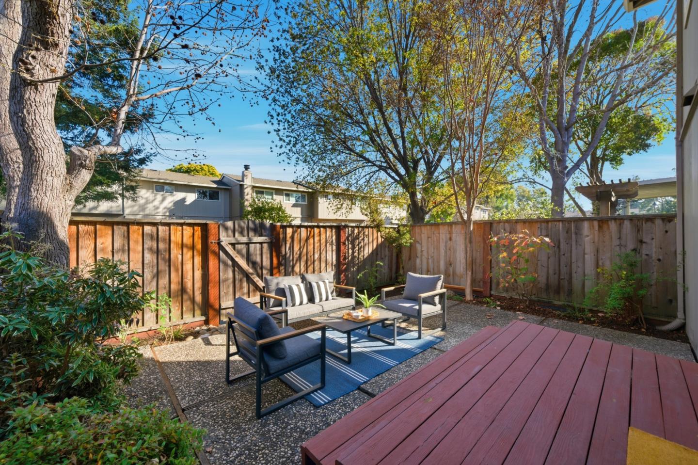 Detail Gallery Image 20 of 42 For 455 Lotus Ln, Mountain View,  CA 94043 - 3 Beds | 2/1 Baths