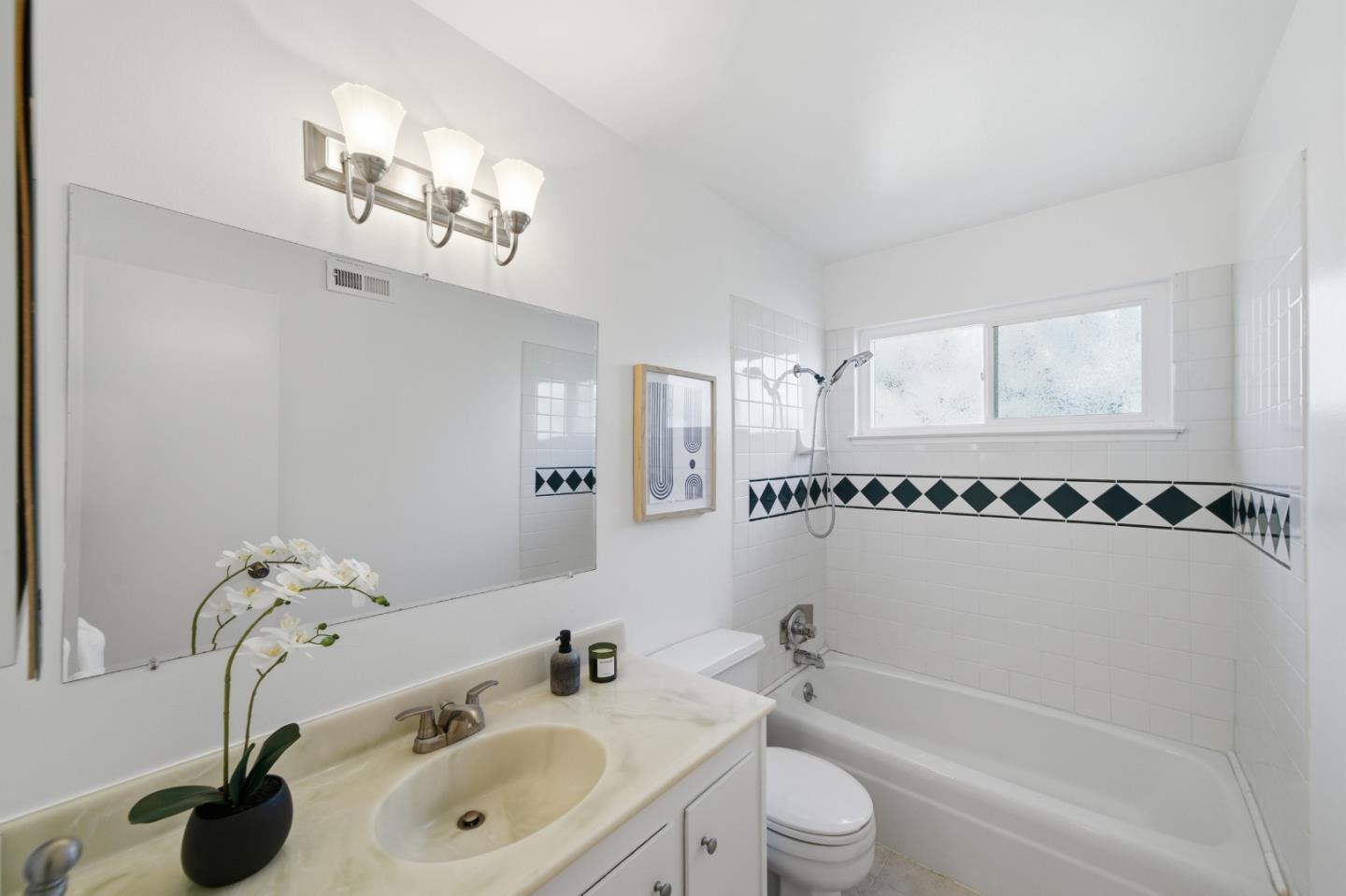Detail Gallery Image 24 of 42 For 455 Lotus Ln, Mountain View,  CA 94043 - 3 Beds | 2/1 Baths