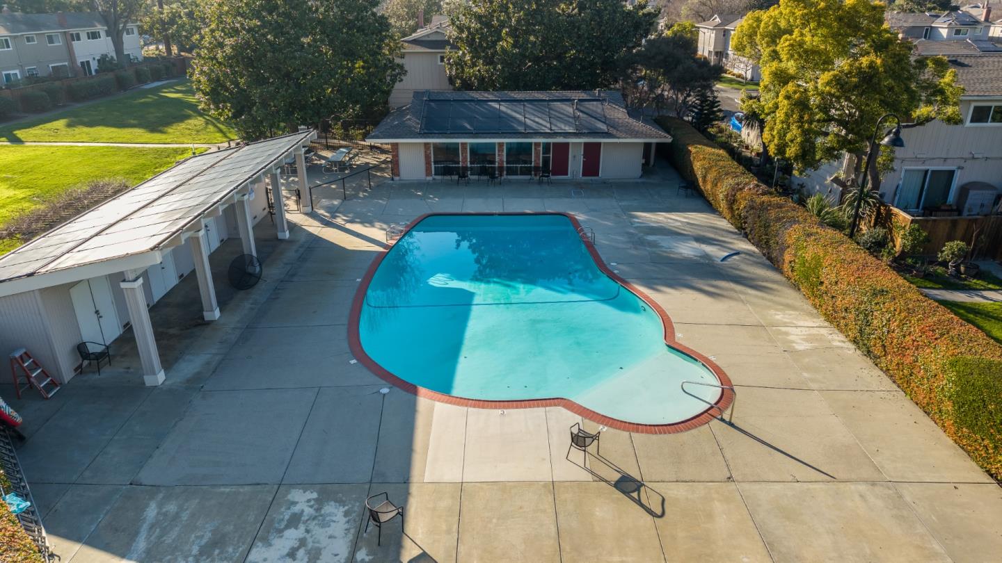 Detail Gallery Image 35 of 42 For 455 Lotus Ln, Mountain View,  CA 94043 - 3 Beds | 2/1 Baths