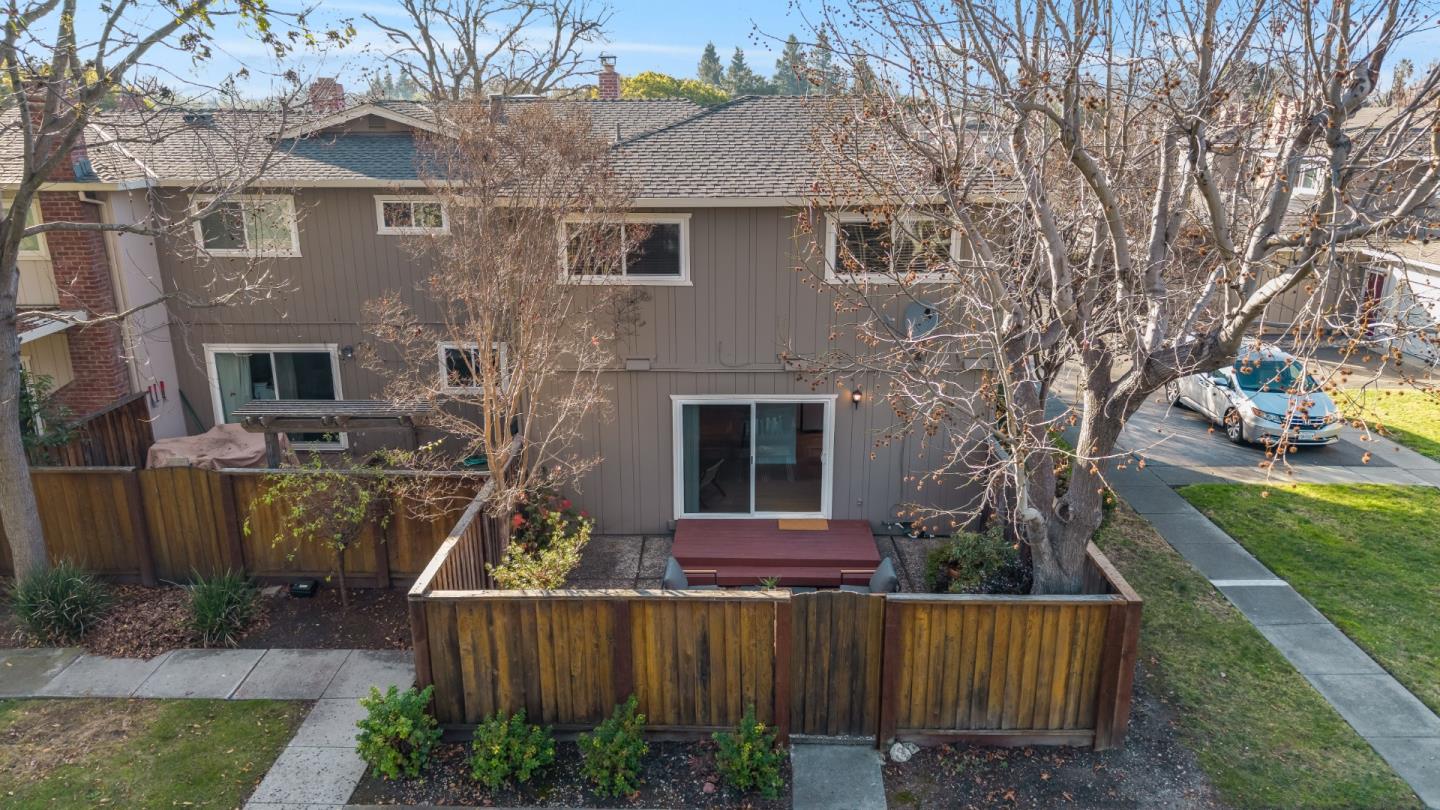 Detail Gallery Image 36 of 42 For 455 Lotus Ln, Mountain View,  CA 94043 - 3 Beds | 2/1 Baths