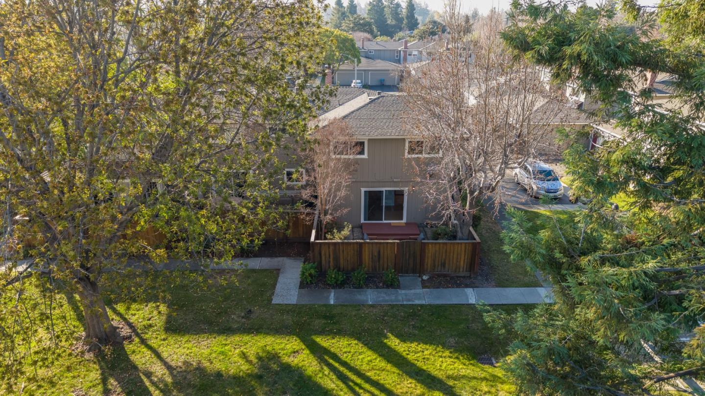 Detail Gallery Image 40 of 42 For 455 Lotus Ln, Mountain View,  CA 94043 - 3 Beds | 2/1 Baths