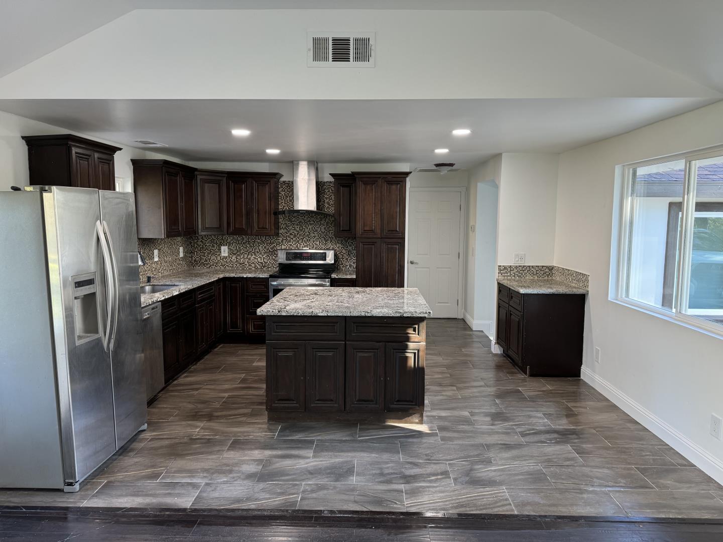 Detail Gallery Image 5 of 15 For 6831 Shoo Fly Rd, Placerville,  CA 95667 - 4 Beds | 2 Baths