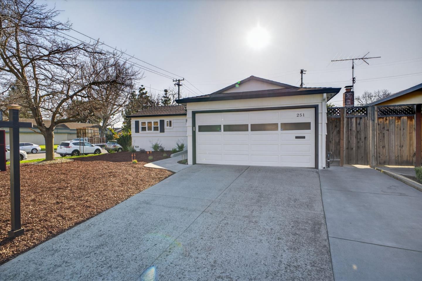 Detail Gallery Image 2 of 33 For 251 Pennyhill Dr, San Jose,  CA 95127 - 3 Beds | 2 Baths