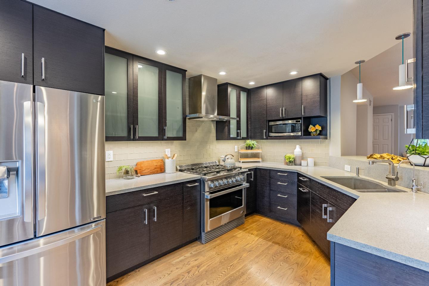 Detail Gallery Image 10 of 32 For 978 La Mesa Ter #E,  Sunnyvale,  CA 94086 - 2 Beds | 2/1 Baths