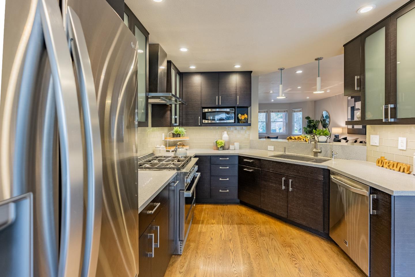 Detail Gallery Image 12 of 32 For 978 La Mesa Ter #E,  Sunnyvale,  CA 94086 - 2 Beds | 2/1 Baths