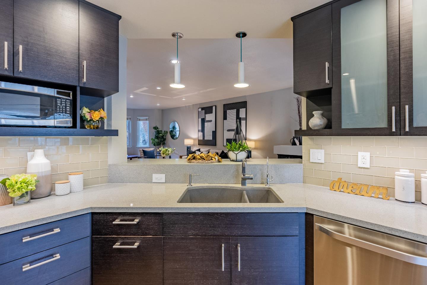 Detail Gallery Image 13 of 32 For 978 La Mesa Ter #E,  Sunnyvale,  CA 94086 - 2 Beds | 2/1 Baths