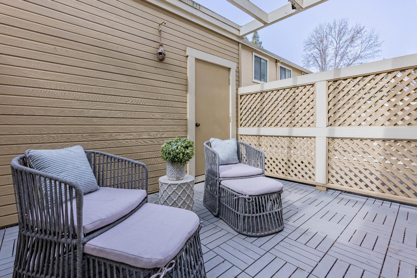 Detail Gallery Image 14 of 32 For 978 La Mesa Ter #E,  Sunnyvale,  CA 94086 - 2 Beds | 2/1 Baths