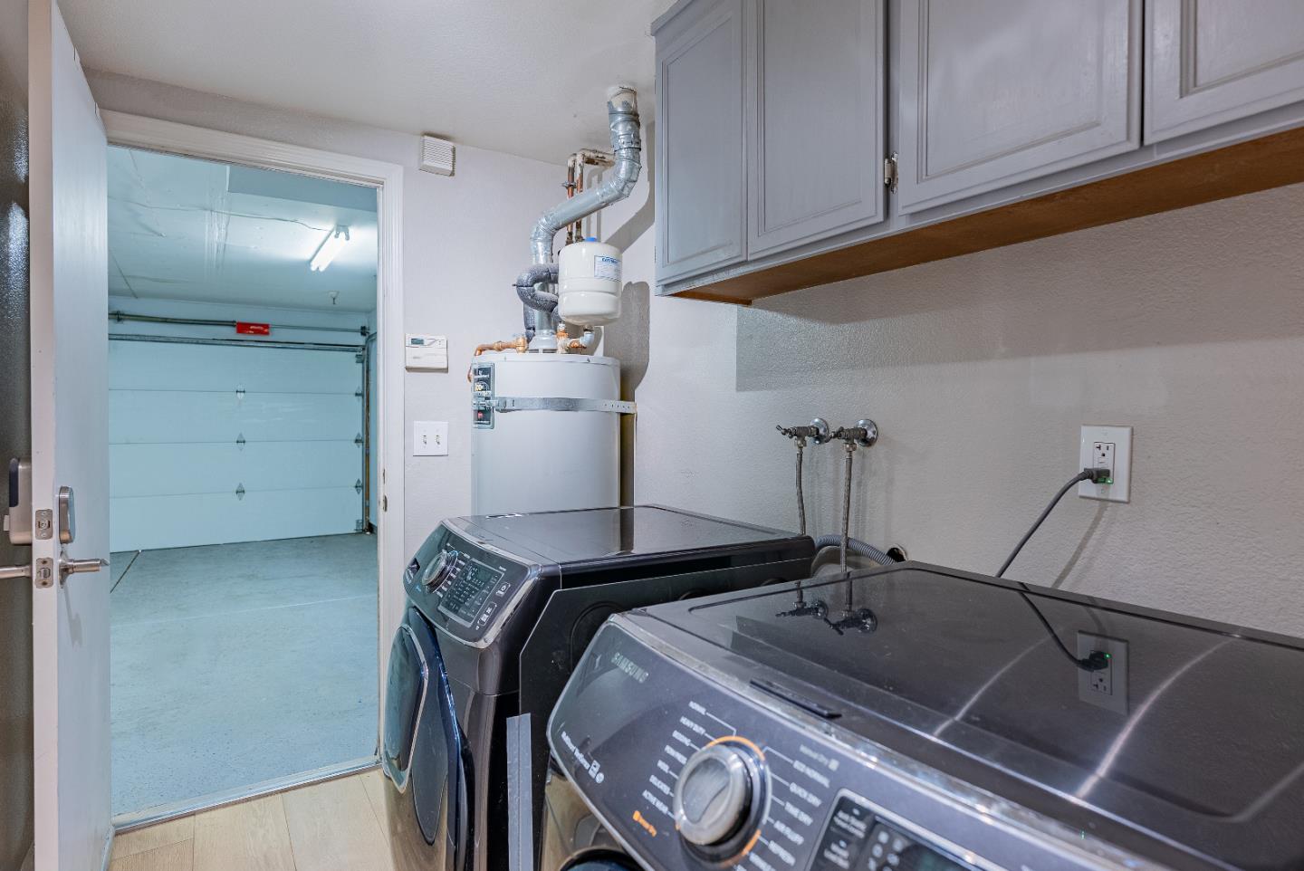 Detail Gallery Image 17 of 32 For 978 La Mesa Ter #E,  Sunnyvale,  CA 94086 - 2 Beds | 2/1 Baths