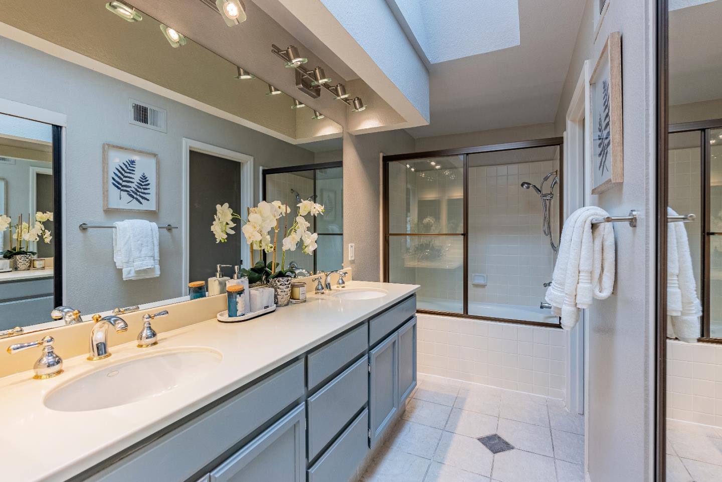 Detail Gallery Image 25 of 32 For 978 La Mesa Ter #E,  Sunnyvale,  CA 94086 - 2 Beds | 2/1 Baths
