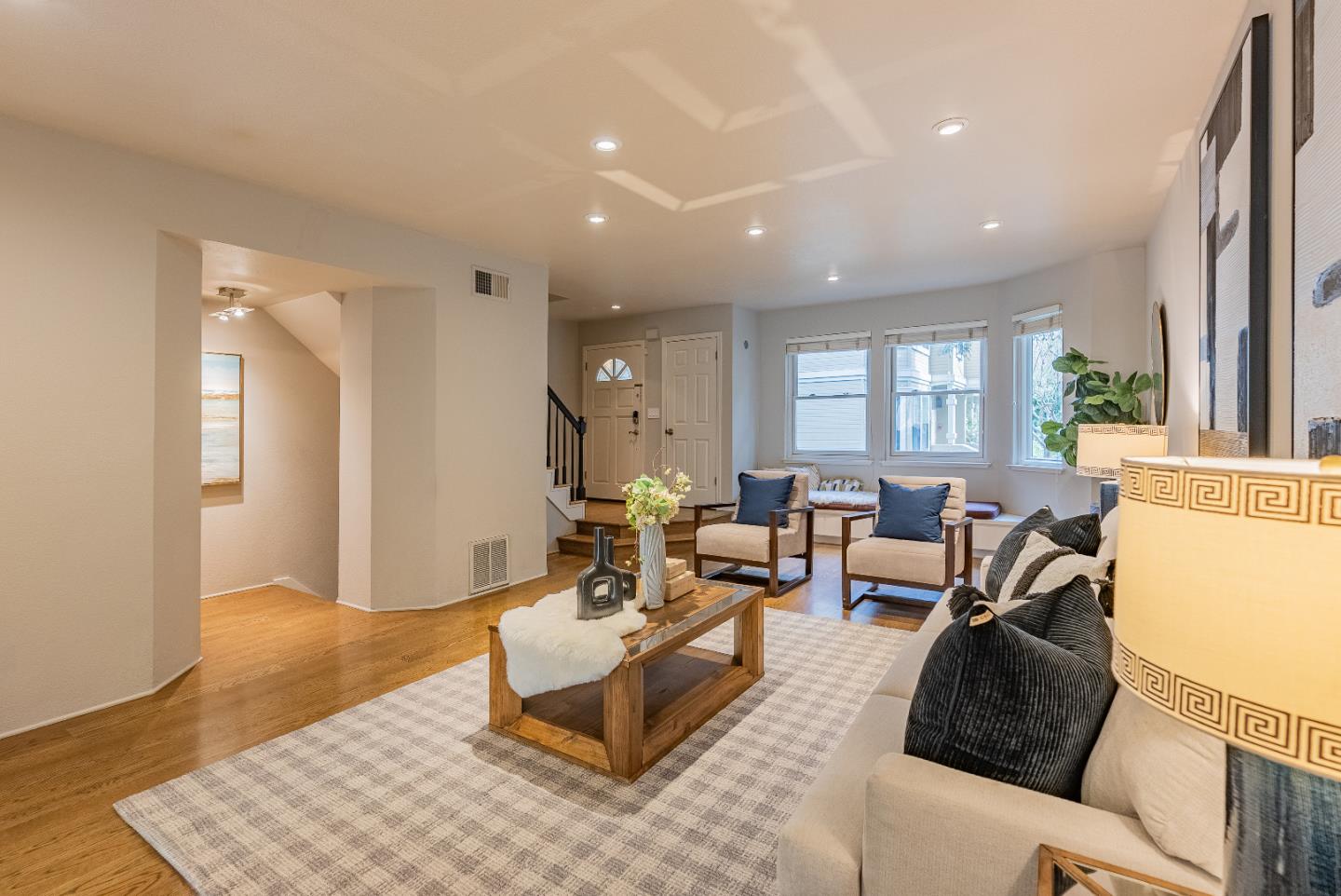 Detail Gallery Image 7 of 32 For 978 La Mesa Ter #E,  Sunnyvale,  CA 94086 - 2 Beds | 2/1 Baths