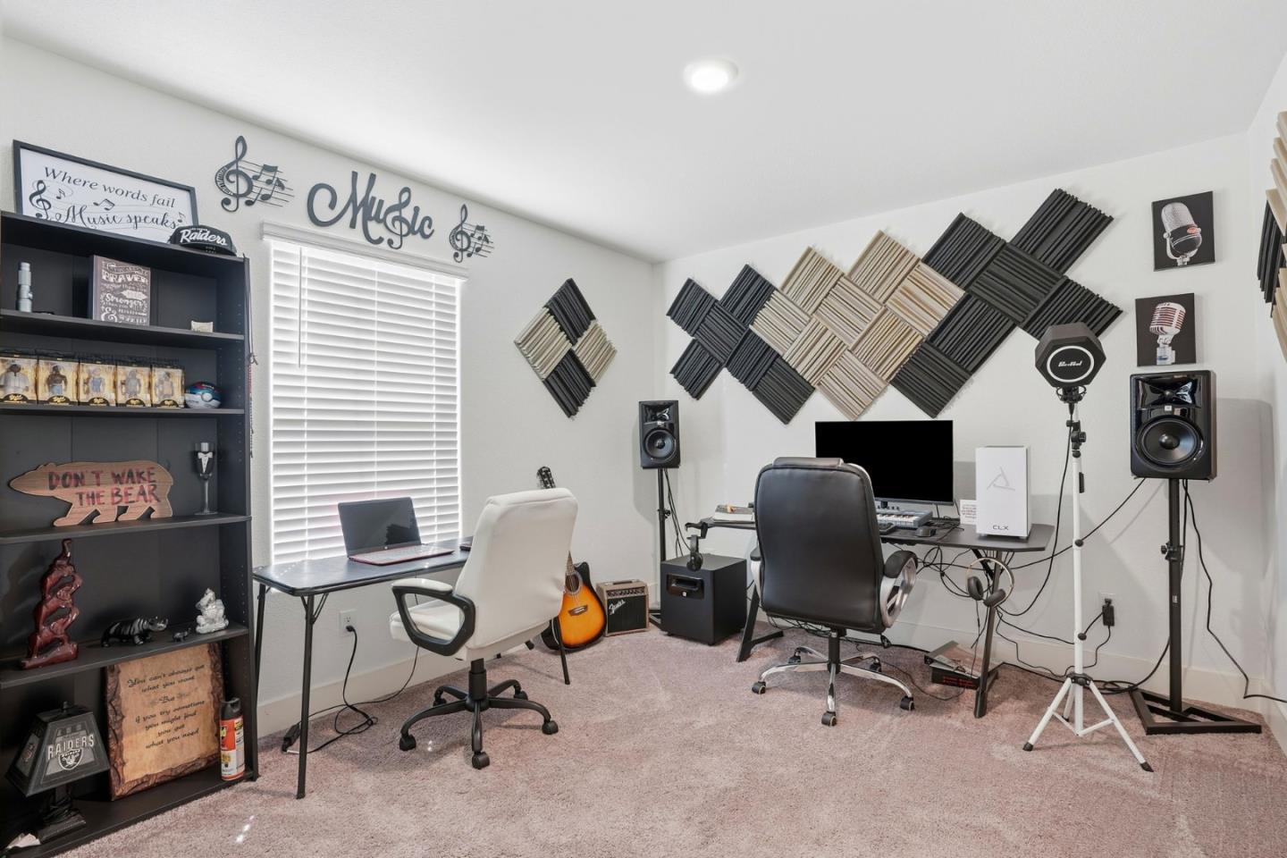 Detail Gallery Image 18 of 33 For 1656 Thistle Ln, Los Banos,  CA 93635 - 4 Beds | 3 Baths