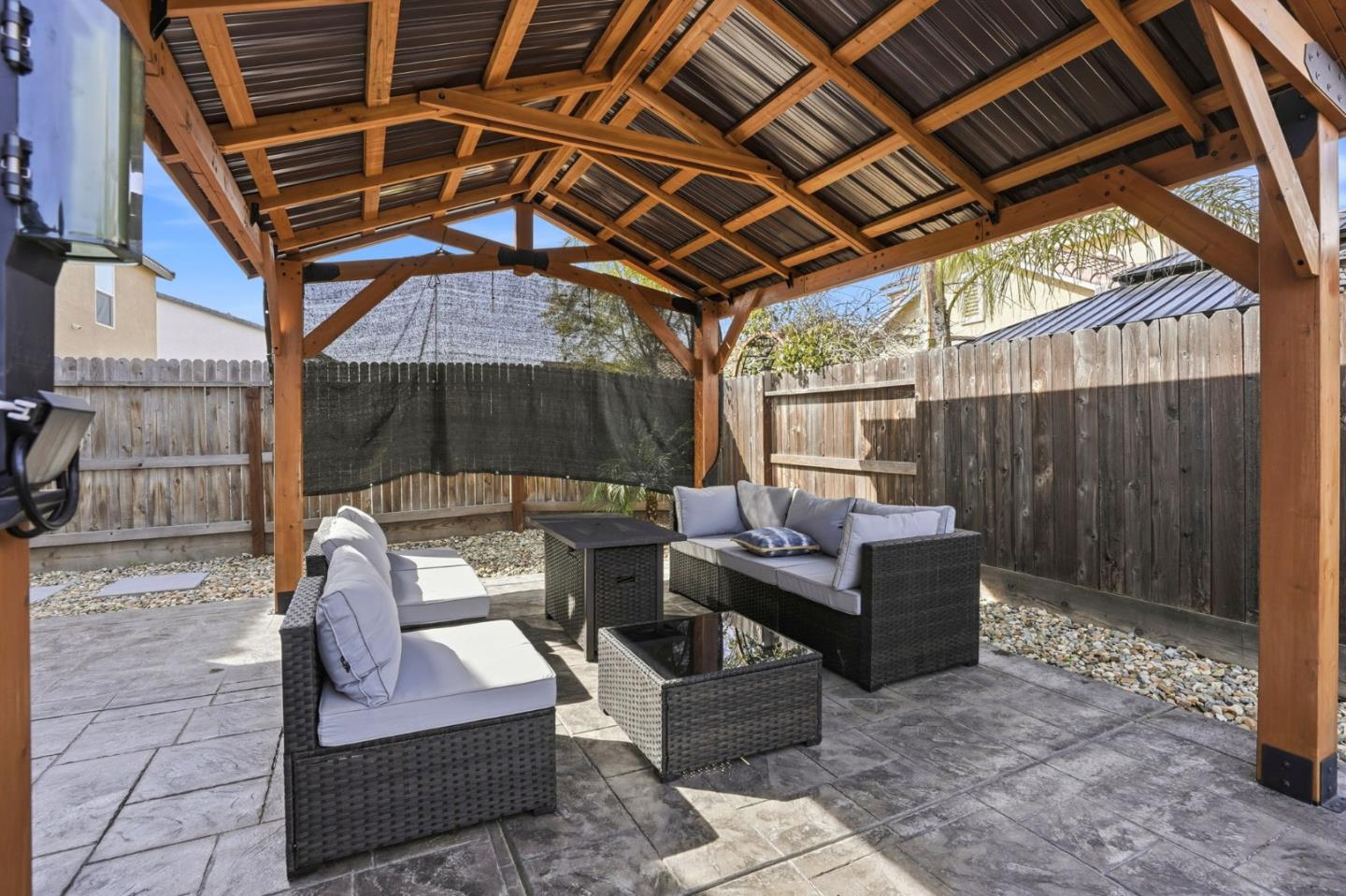 Detail Gallery Image 25 of 33 For 1656 Thistle Ln, Los Banos,  CA 93635 - 4 Beds | 3 Baths