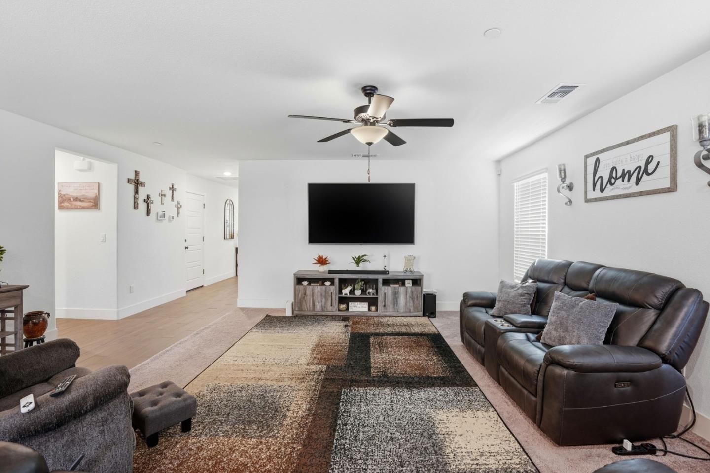 Detail Gallery Image 6 of 33 For 1656 Thistle Ln, Los Banos,  CA 93635 - 4 Beds | 3 Baths