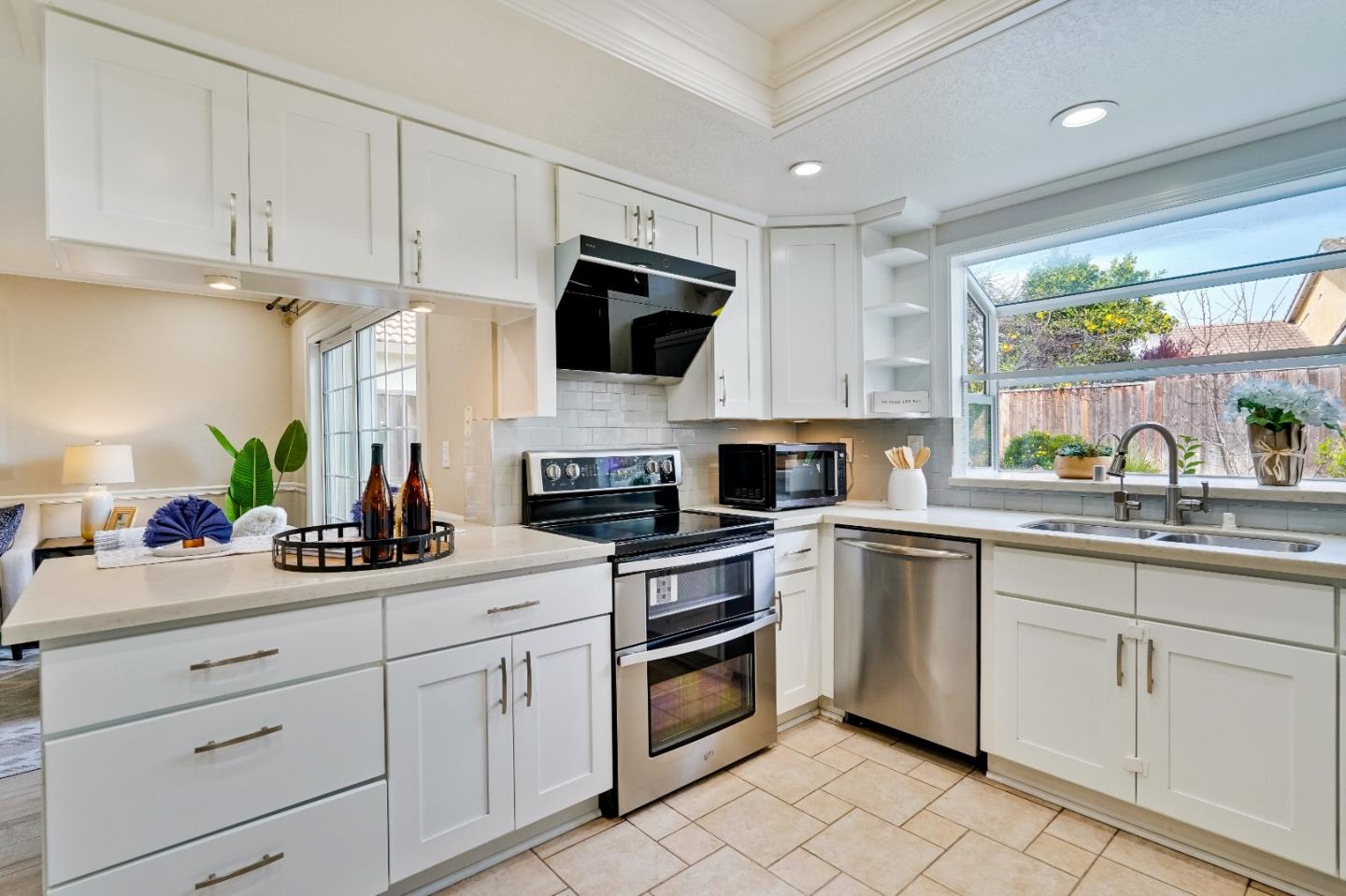 Detail Gallery Image 17 of 53 For 32368 Derby St, Union City,  CA 94587 - 3 Beds | 2/1 Baths