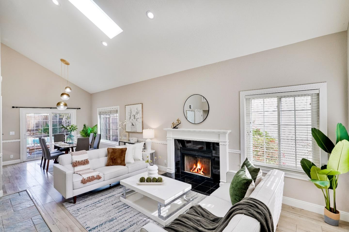 Detail Gallery Image 5 of 53 For 32368 Derby St, Union City,  CA 94587 - 3 Beds | 2/1 Baths