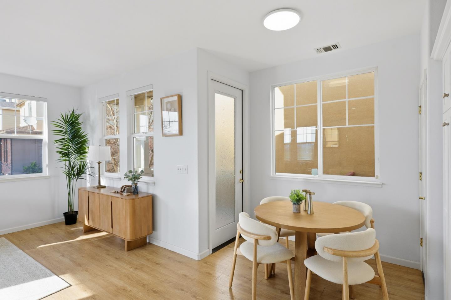 Detail Gallery Image 11 of 46 For 5103 Trinity Park Dr, Alviso,  CA 95002 - 3 Beds | 2/1 Baths