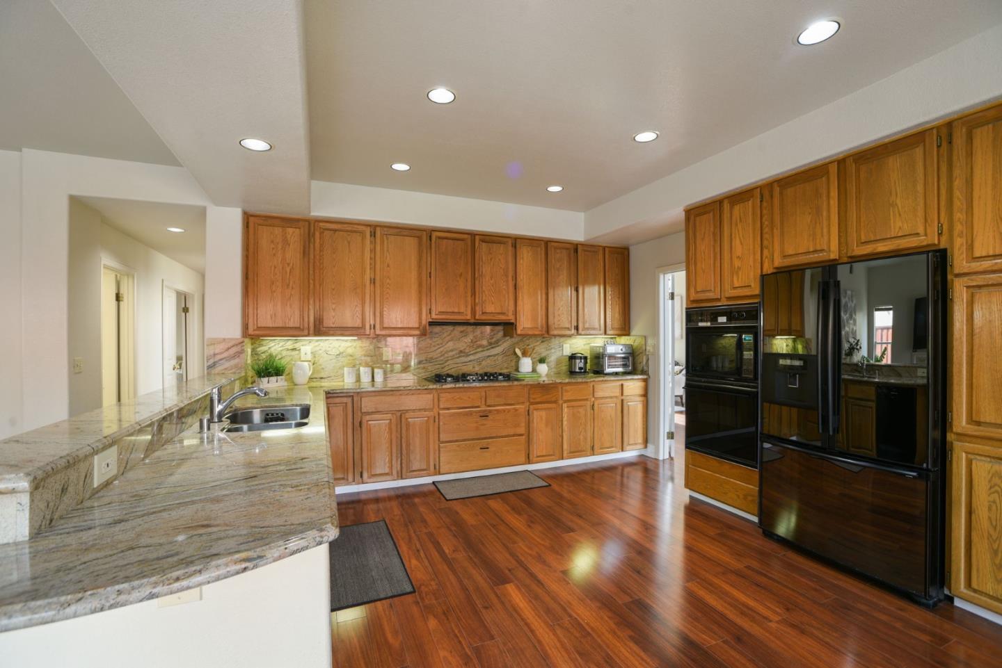 Detail Gallery Image 5 of 25 For 35100 King Ct, Fremont,  CA 94536 - 4 Beds | 3 Baths