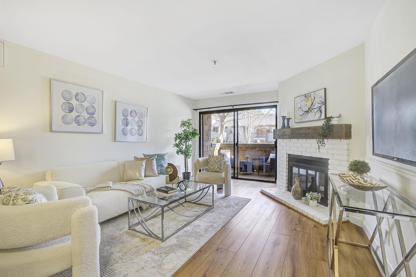 Detail Gallery Image 13 of 52 For 1104 La Terrace Cir, San Jose,  CA 95123 - 2 Beds | 2 Baths