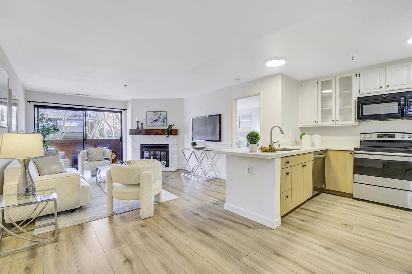 Detail Gallery Image 4 of 52 For 1104 La Terrace Cir, San Jose,  CA 95123 - 2 Beds | 2 Baths