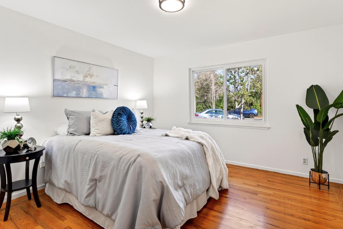 Detail Gallery Image 16 of 23 For 678 Benvenue Ave, Los Altos,  CA 94024 - 3 Beds | 2 Baths