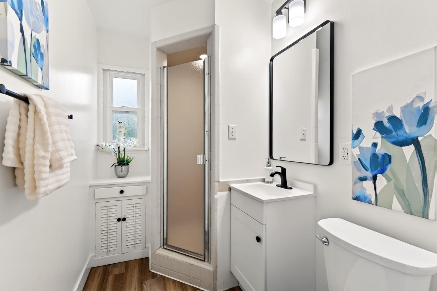 Detail Gallery Image 19 of 23 For 678 Benvenue Ave, Los Altos,  CA 94024 - 3 Beds | 2 Baths