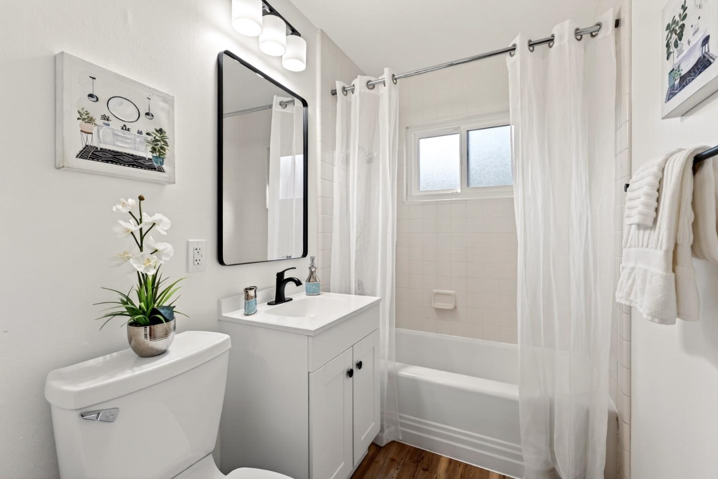 Detail Gallery Image 20 of 23 For 678 Benvenue Ave, Los Altos,  CA 94024 - 3 Beds | 2 Baths