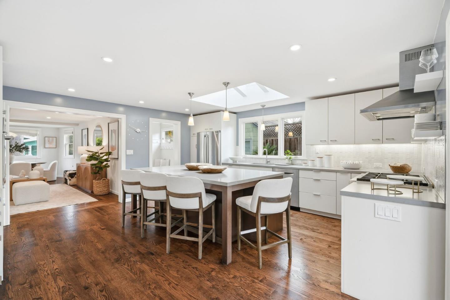 Detail Gallery Image 10 of 29 For 429 Ruthven Ave, Palo Alto,  CA 94301 - 4 Beds | 3 Baths