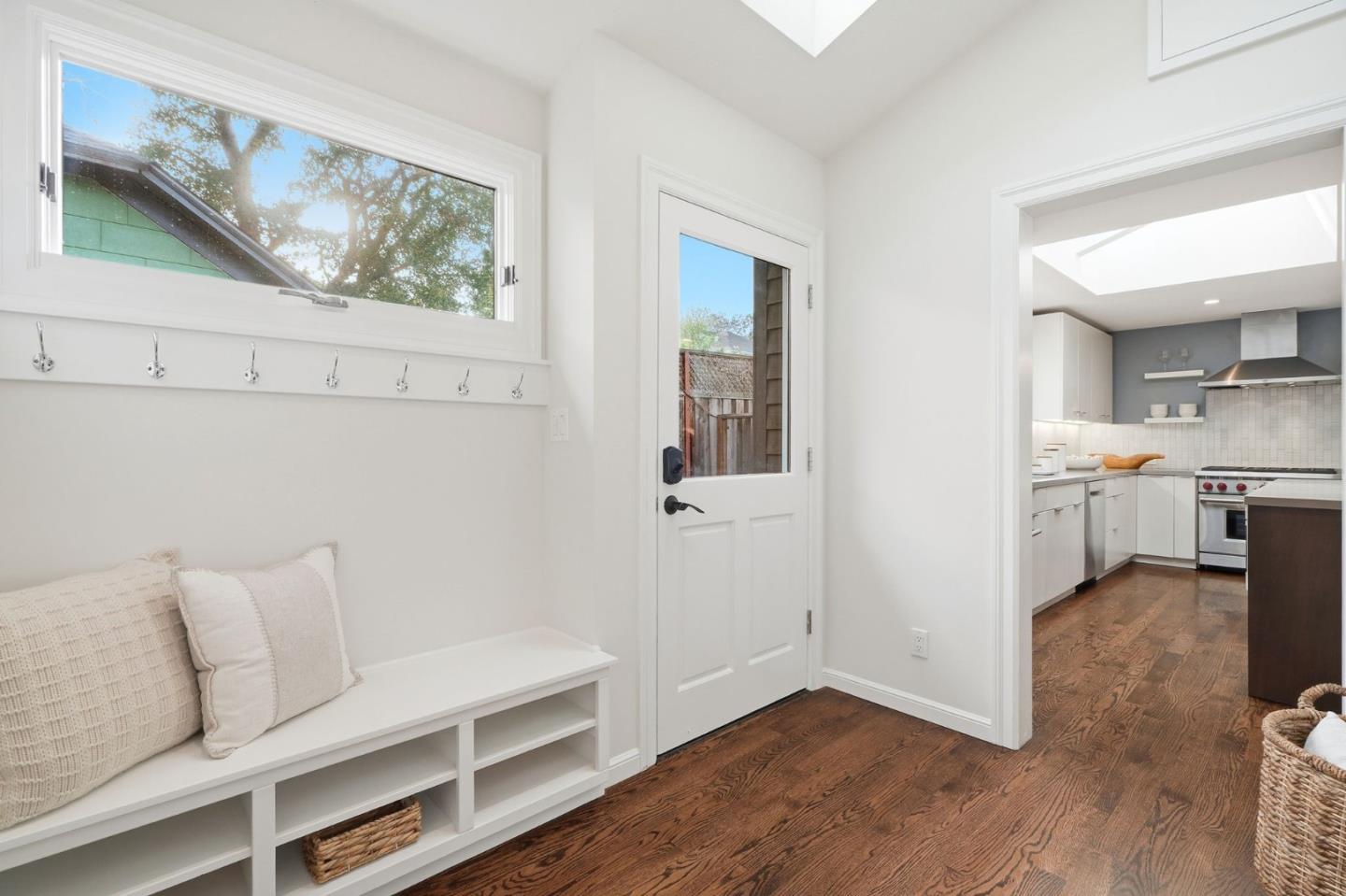 Detail Gallery Image 16 of 29 For 429 Ruthven Ave, Palo Alto,  CA 94301 - 4 Beds | 3 Baths