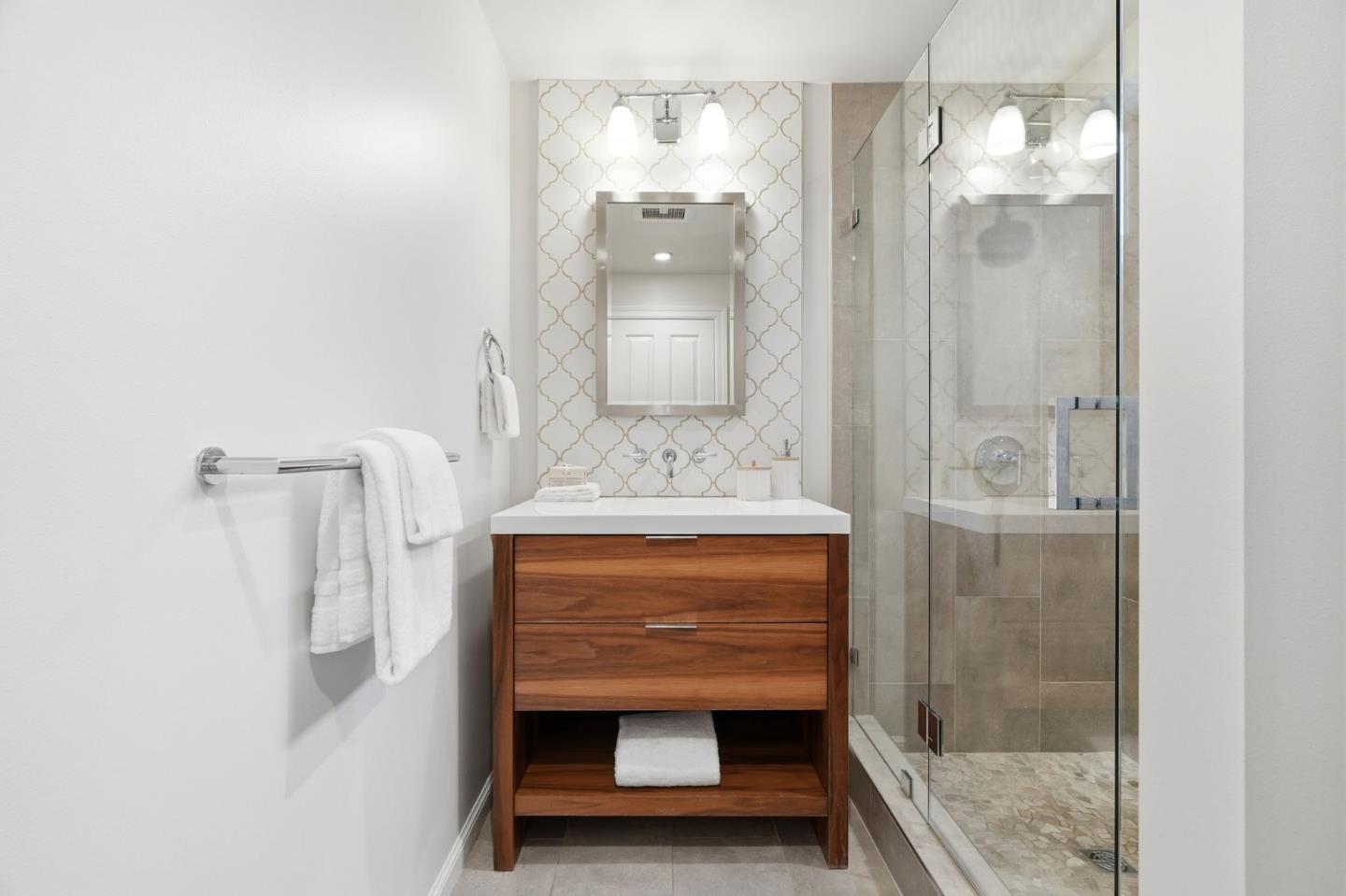 Detail Gallery Image 18 of 29 For 429 Ruthven Ave, Palo Alto,  CA 94301 - 4 Beds | 3 Baths