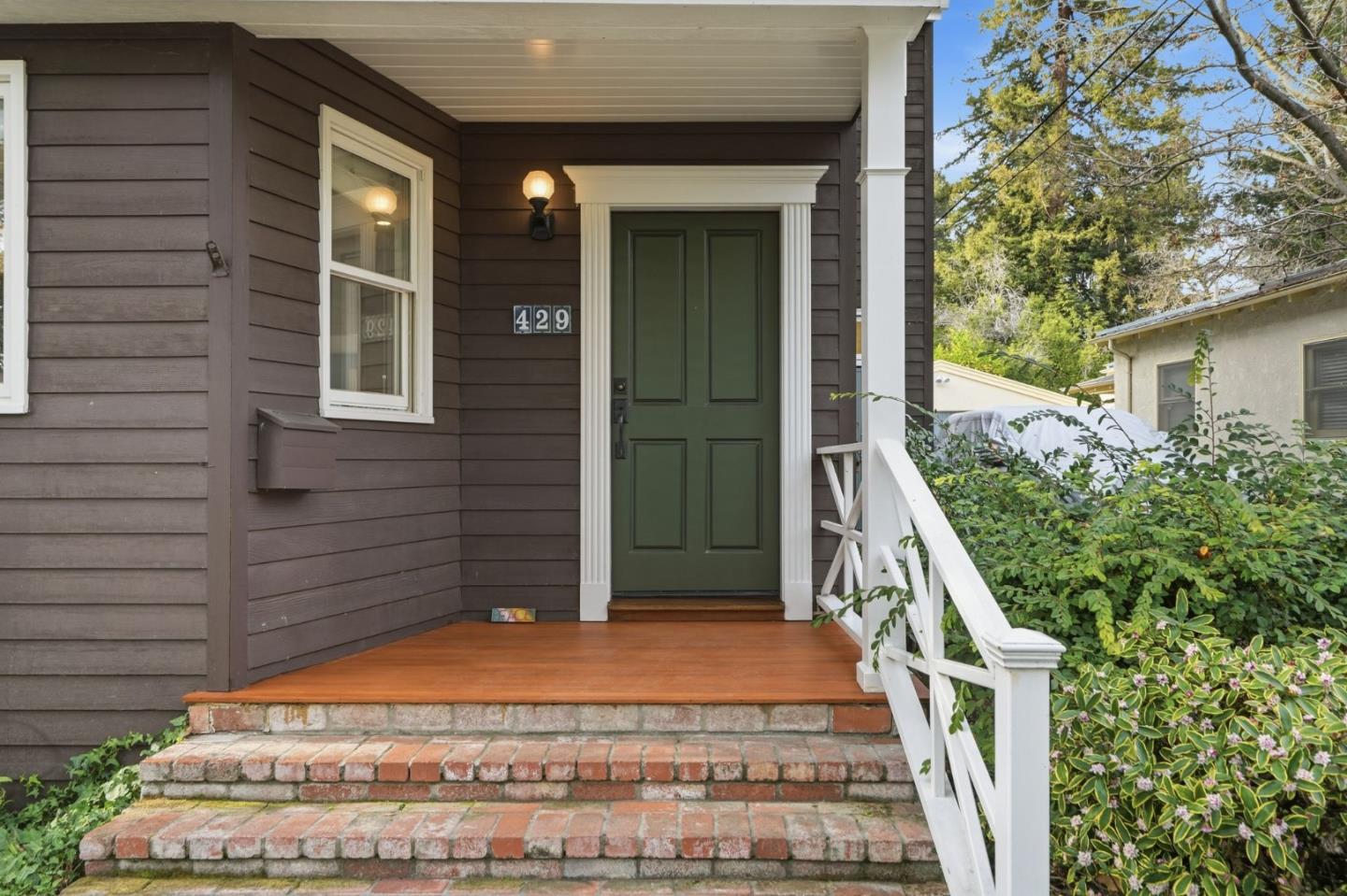 Detail Gallery Image 3 of 29 For 429 Ruthven Ave, Palo Alto,  CA 94301 - 4 Beds | 3 Baths