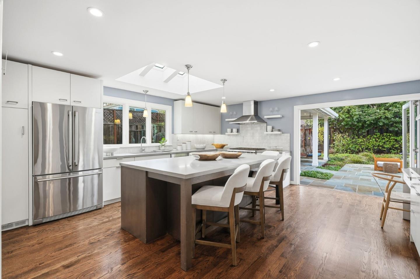 Detail Gallery Image 9 of 29 For 429 Ruthven Ave, Palo Alto,  CA 94301 - 4 Beds | 3 Baths