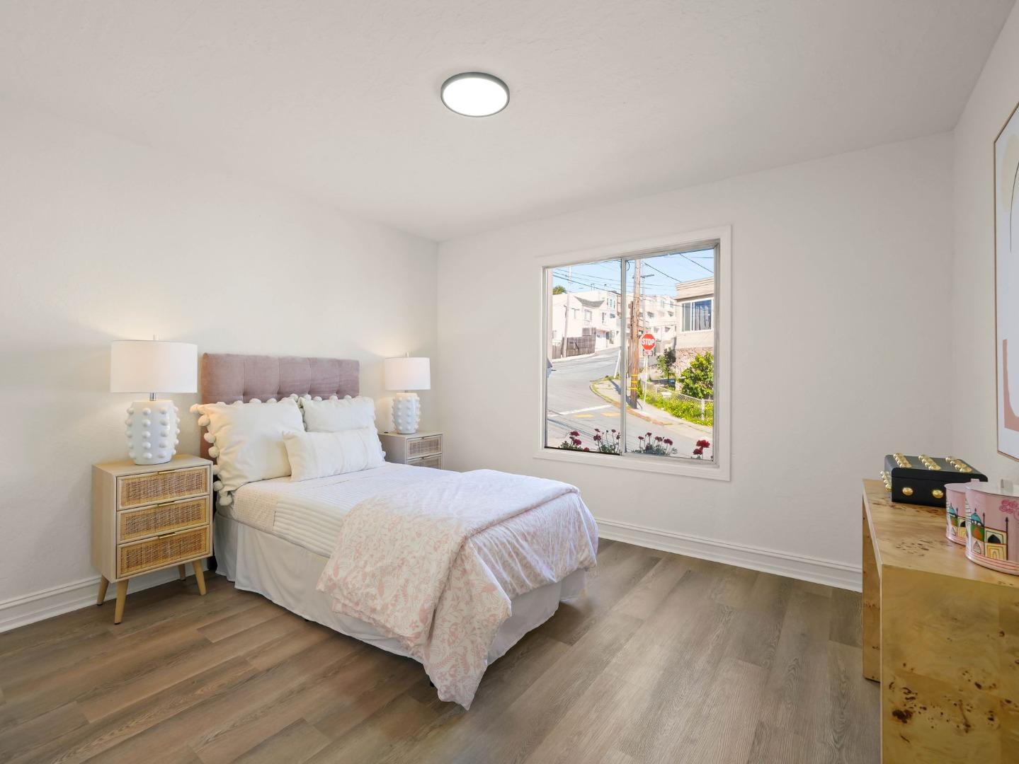 Detail Gallery Image 19 of 49 For 318 Topeka Ave, San Francisco,  CA 94124 - 4 Beds | 2 Baths