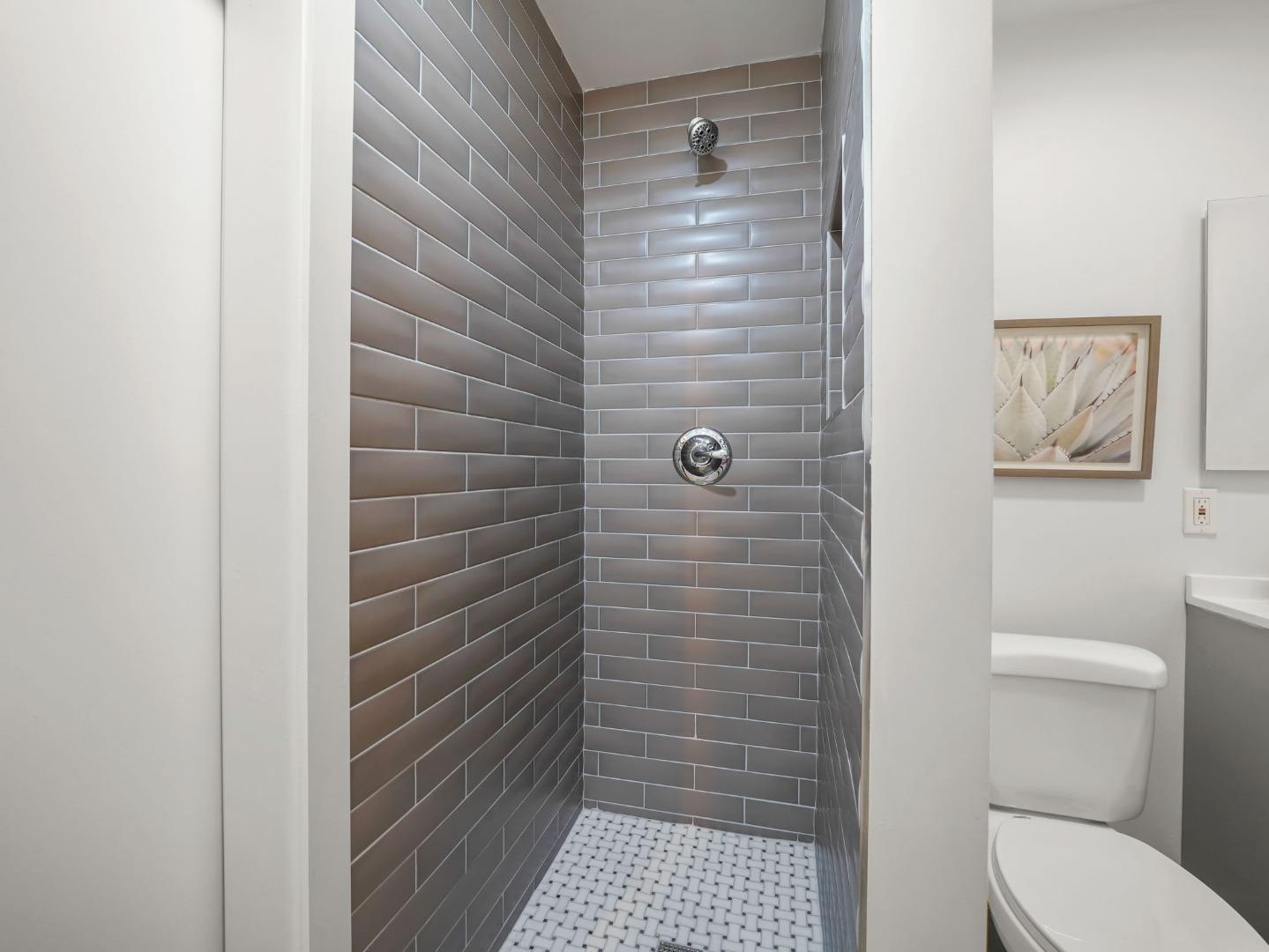 Detail Gallery Image 32 of 49 For 318 Topeka Ave, San Francisco,  CA 94124 - 4 Beds | 2 Baths