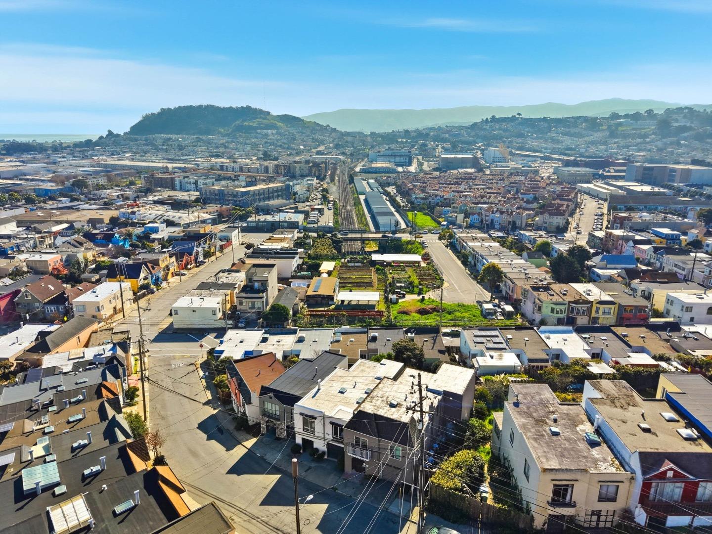 Detail Gallery Image 40 of 49 For 318 Topeka Ave, San Francisco,  CA 94124 - 4 Beds | 2 Baths