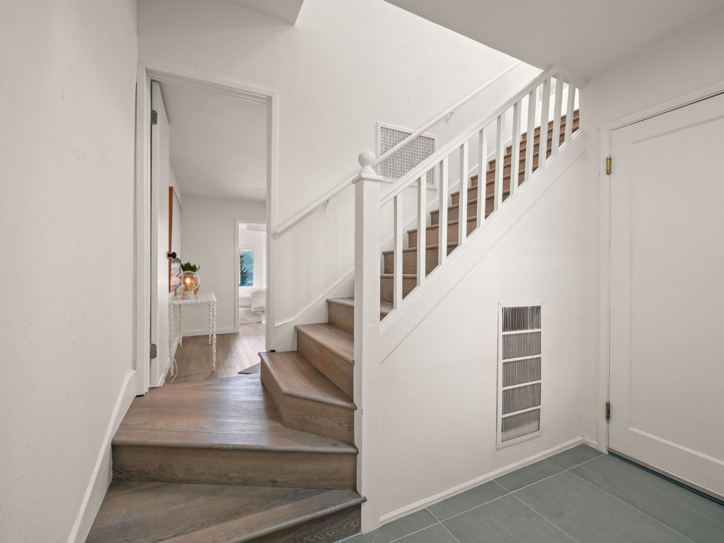 Detail Gallery Image 6 of 49 For 318 Topeka Ave, San Francisco,  CA 94124 - 4 Beds | 2 Baths