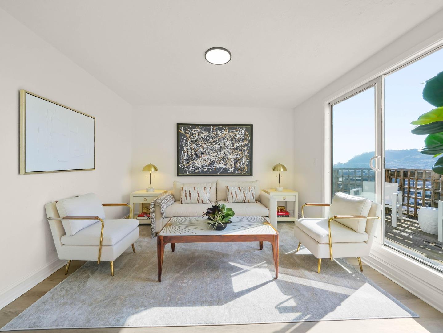 Detail Gallery Image 7 of 49 For 318 Topeka Ave, San Francisco,  CA 94124 - 4 Beds | 2 Baths