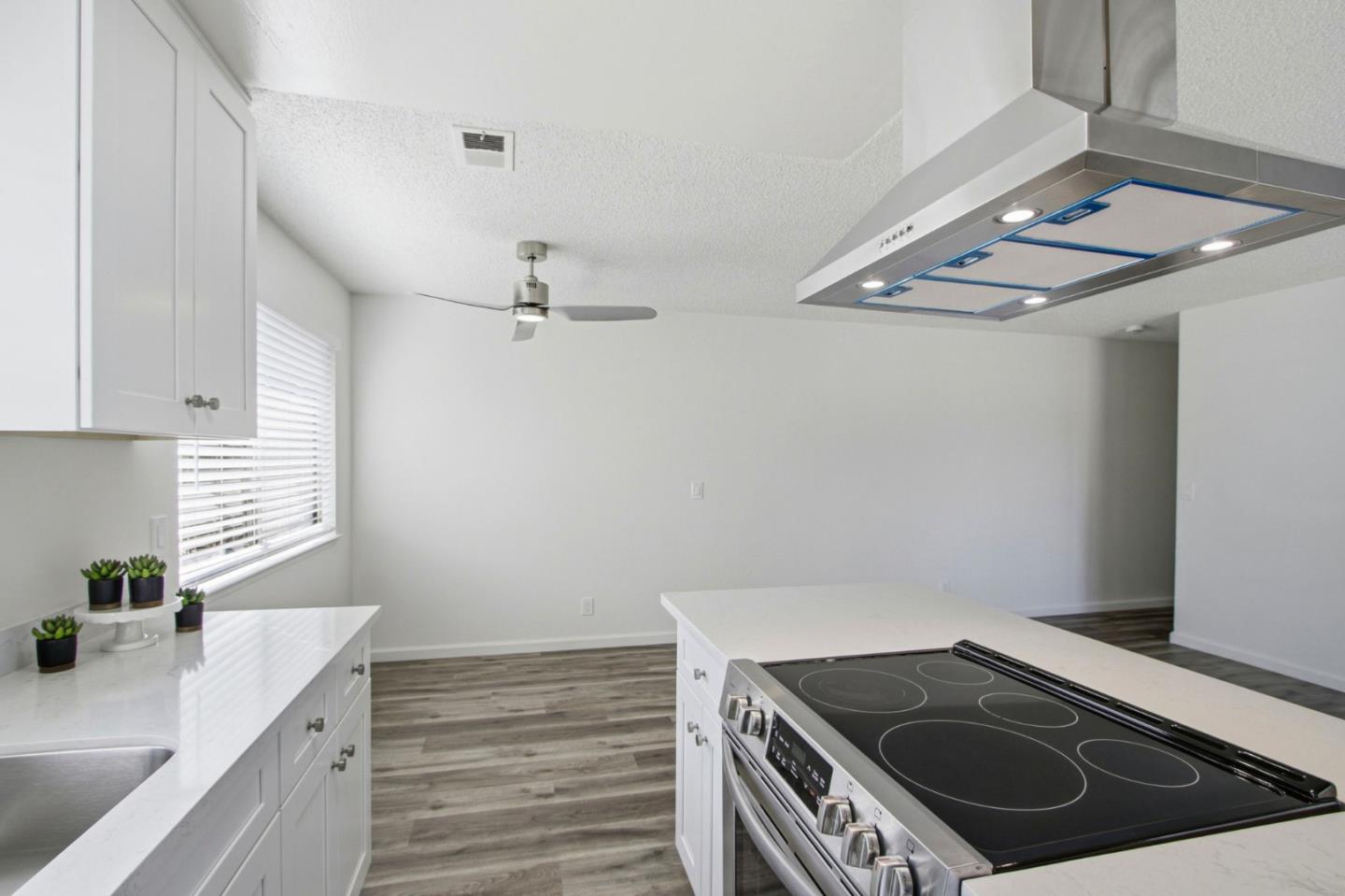 Detail Gallery Image 9 of 34 For 2323 Samaritan Dr #4,  San Jose,  CA 95124 - 2 Beds | 1 Baths