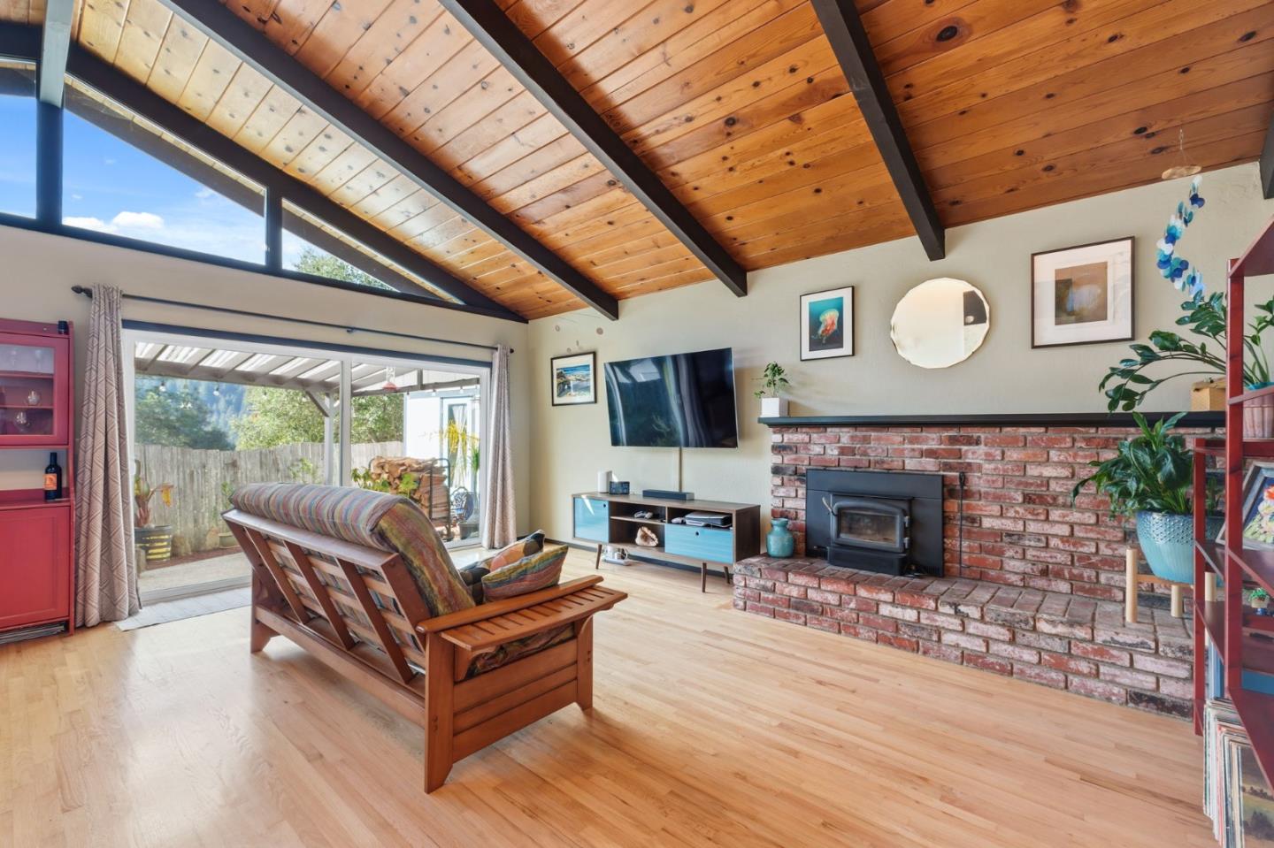 Detail Gallery Image 5 of 49 For 185 Woodston Way, Ben Lomond,  CA 95005 - 3 Beds | 1/1 Baths