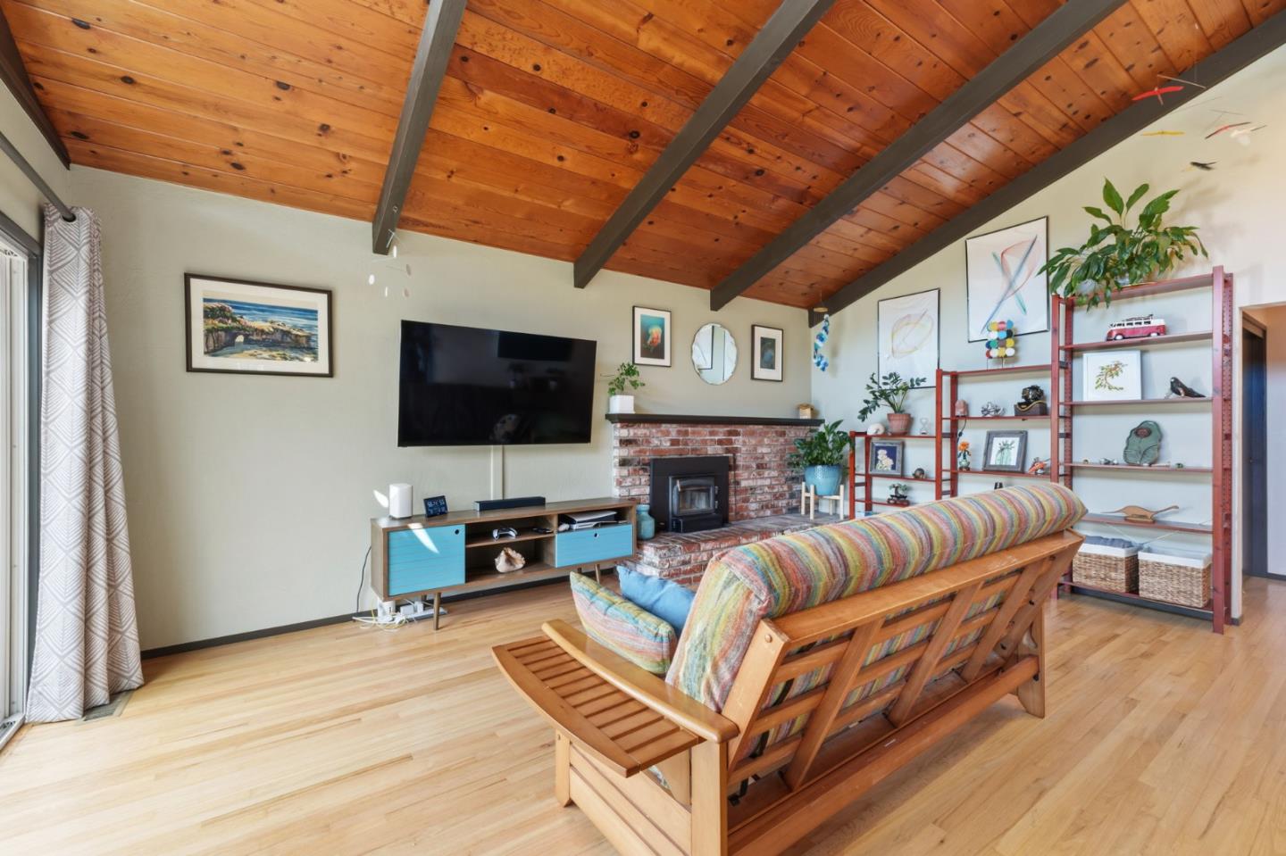 Detail Gallery Image 6 of 49 For 185 Woodston Way, Ben Lomond,  CA 95005 - 3 Beds | 1/1 Baths