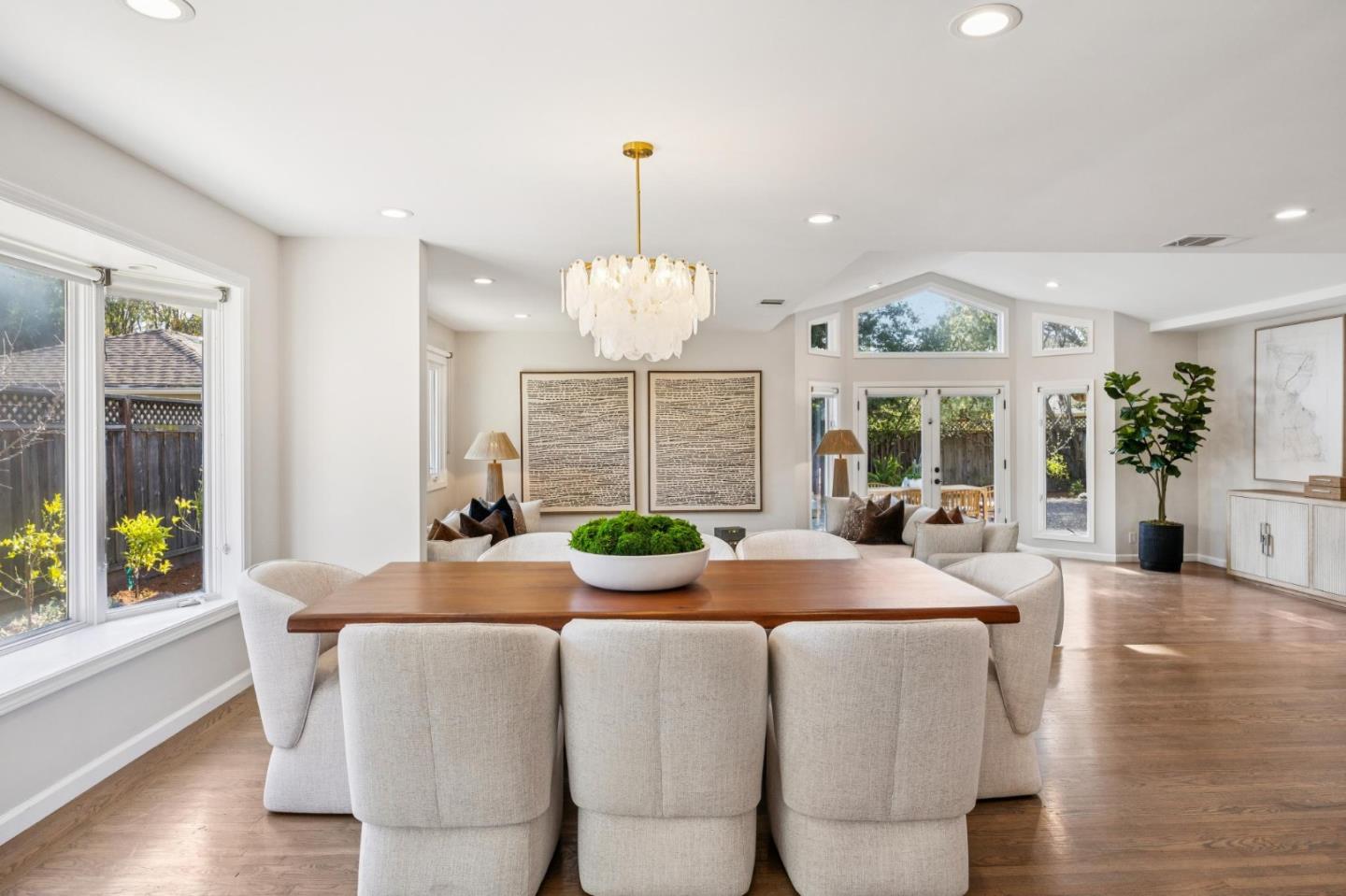 Detail Gallery Image 10 of 32 For 2434 Waverley St, Palo Alto,  CA 94301 - 4 Beds | 3/1 Baths