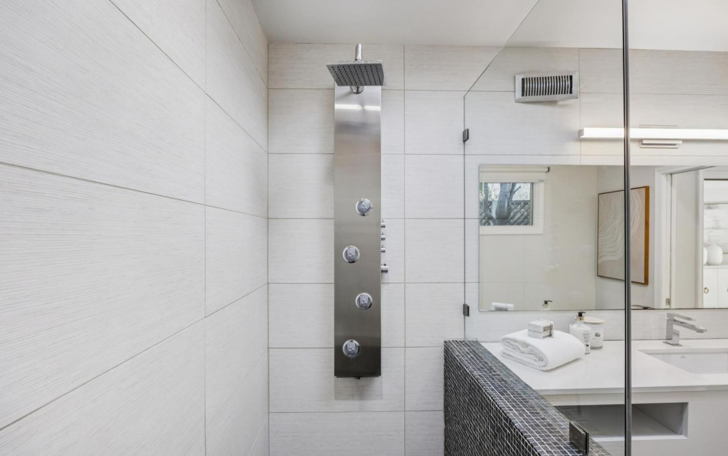 Detail Gallery Image 18 of 32 For 2434 Waverley St, Palo Alto,  CA 94301 - 4 Beds | 3/1 Baths