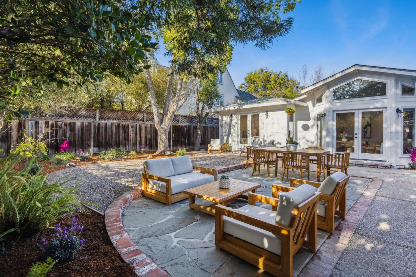 Detail Gallery Image 23 of 32 For 2434 Waverley St, Palo Alto,  CA 94301 - 4 Beds | 3/1 Baths