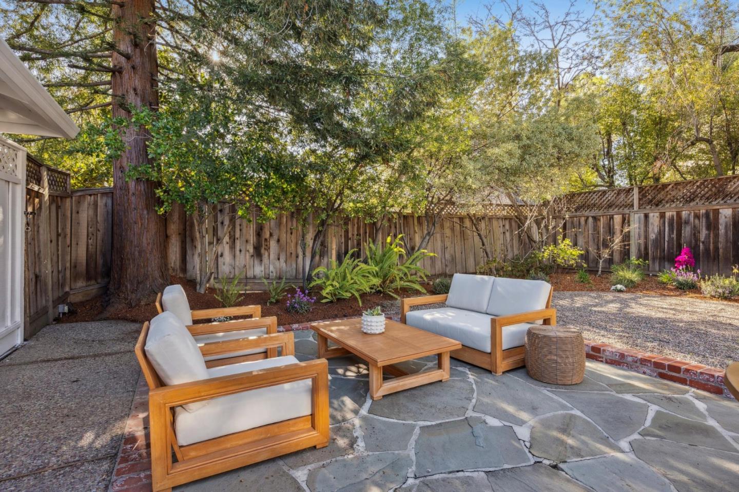 Detail Gallery Image 25 of 32 For 2434 Waverley St, Palo Alto,  CA 94301 - 4 Beds | 3/1 Baths